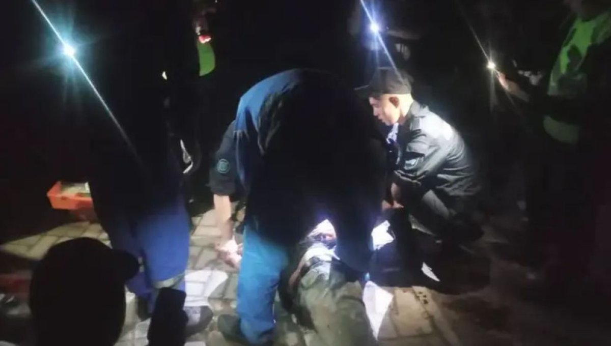 Шымкентте ұландықтар көшеде есінен танып қалған адамның өмірін сақтап қалды