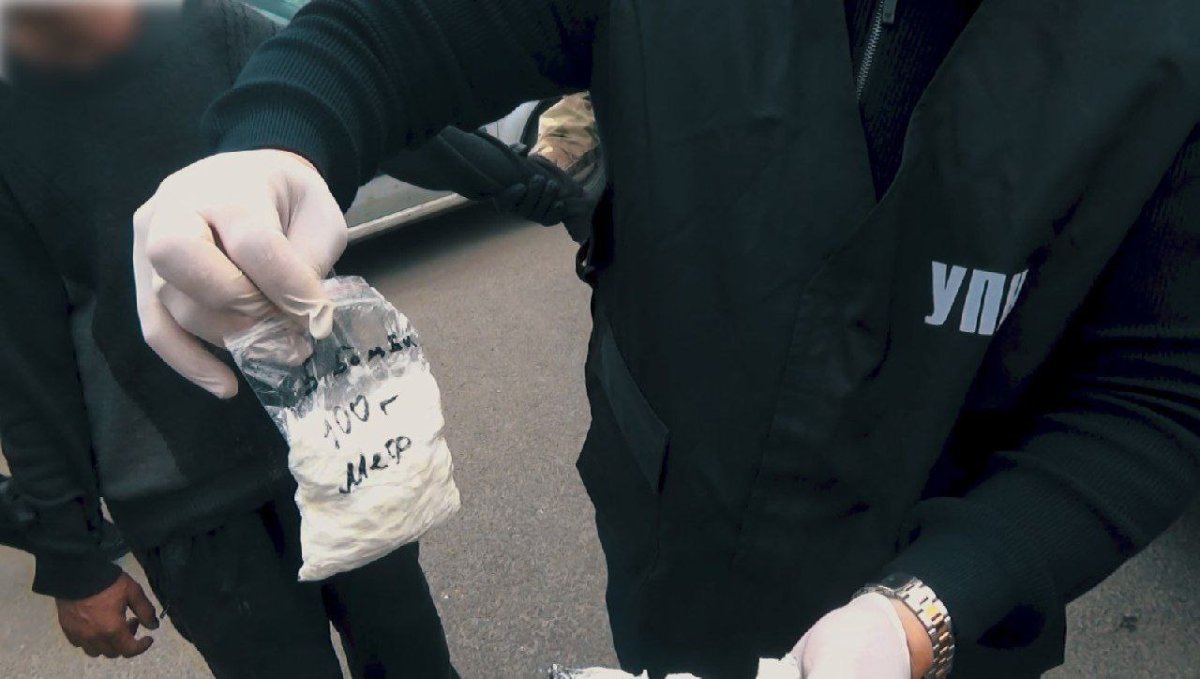 Полицейские пресекли продажу “синтетики” через интернет в ВКО