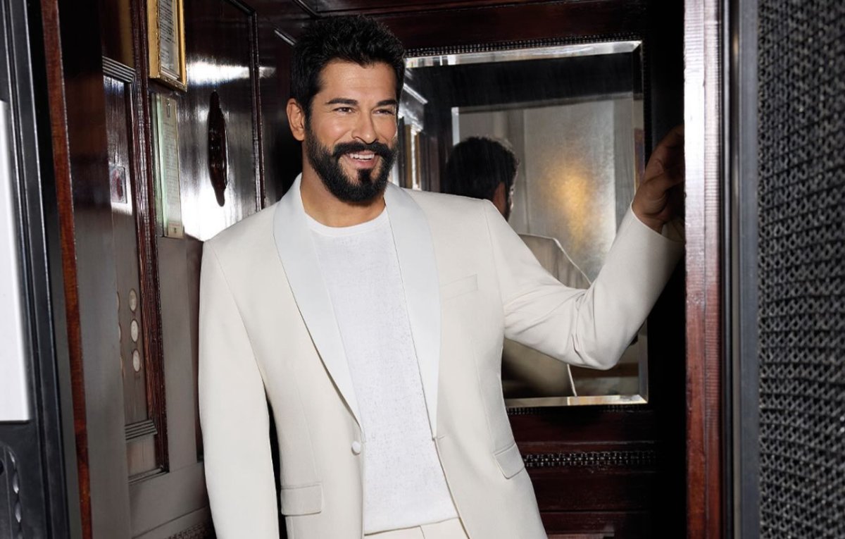 Звезда сериала "Осман" Бурак Озчивит порадовал фанатов свежим фото в соцсети