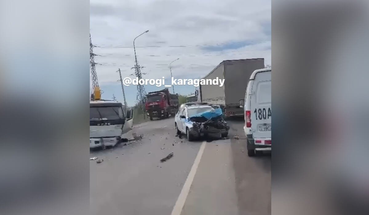 Қарағандыда полиция көлігі жантүршігерлік жол апатына ұшырады