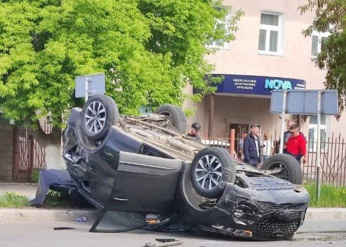 Тройное ДТП с опрокидыванием произошло в центре Костаная