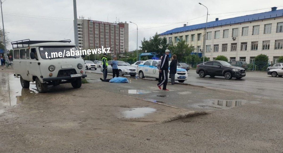 Труп обнаружили прохожие в центре Семея