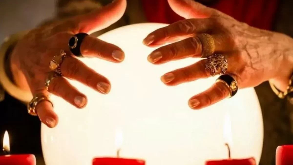 "Жол ашамын": Балгер, көріпкелдерге неге халық сенгіш келеді?