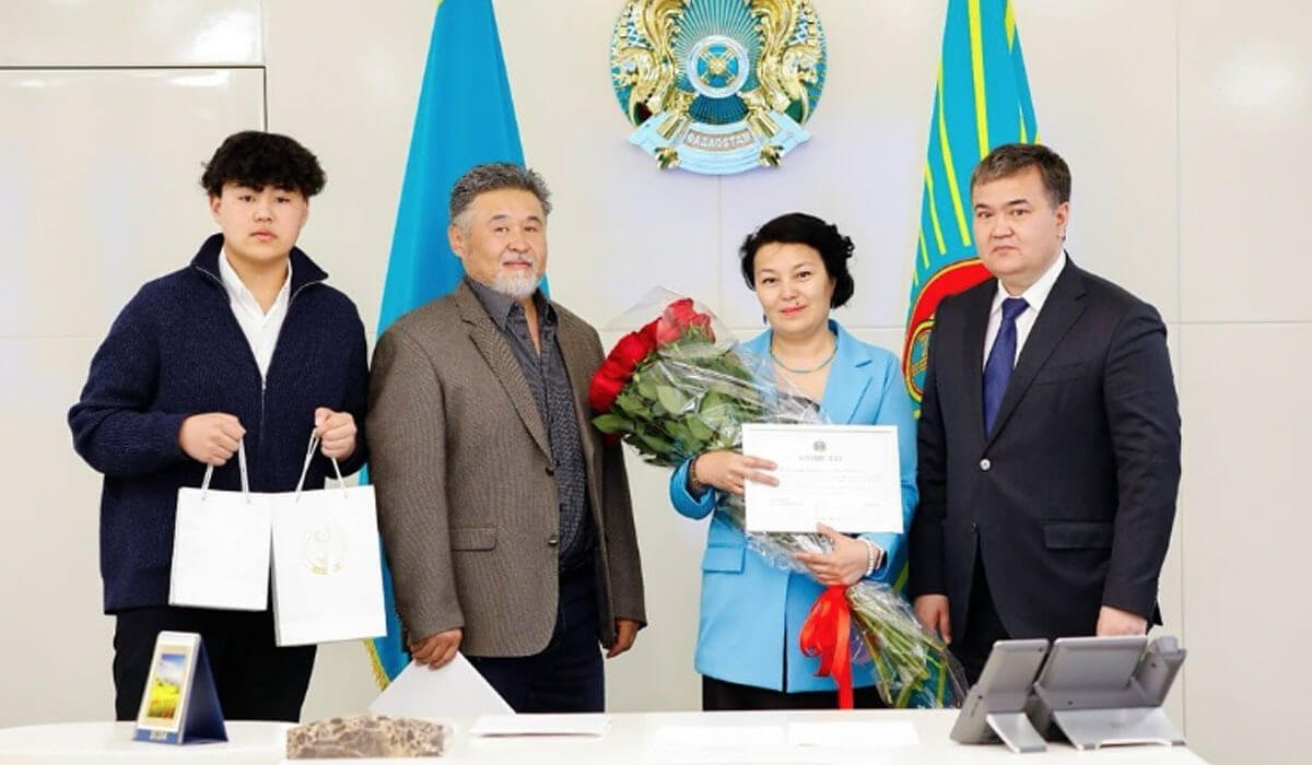 Баланы құтқарған оқушыға 1 млн теңге берілді