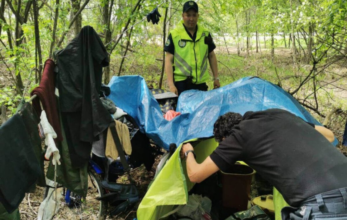 СҚО-да полицейлер палаткада түнеген шетелдік туристке көмектесті