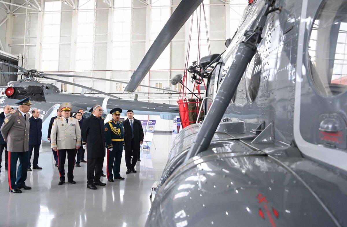 Токаеву показали новую авиатехнику