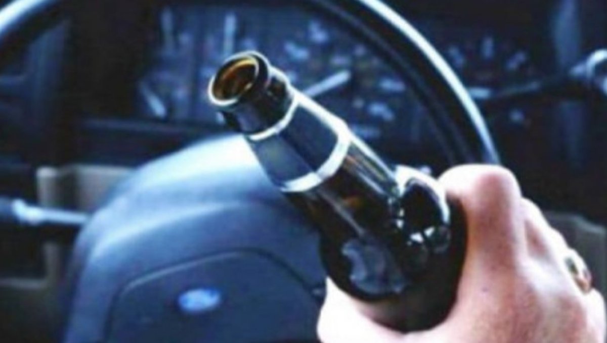 Полицейлер бұрын жүргізуші куәлігінен айырылған адамның мас күйінде автокөлік құралын басқарғанын анықтады