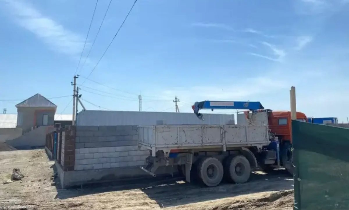 Узбекистанец и казахстанец погибли на стройке от удара током в Кызылординской области