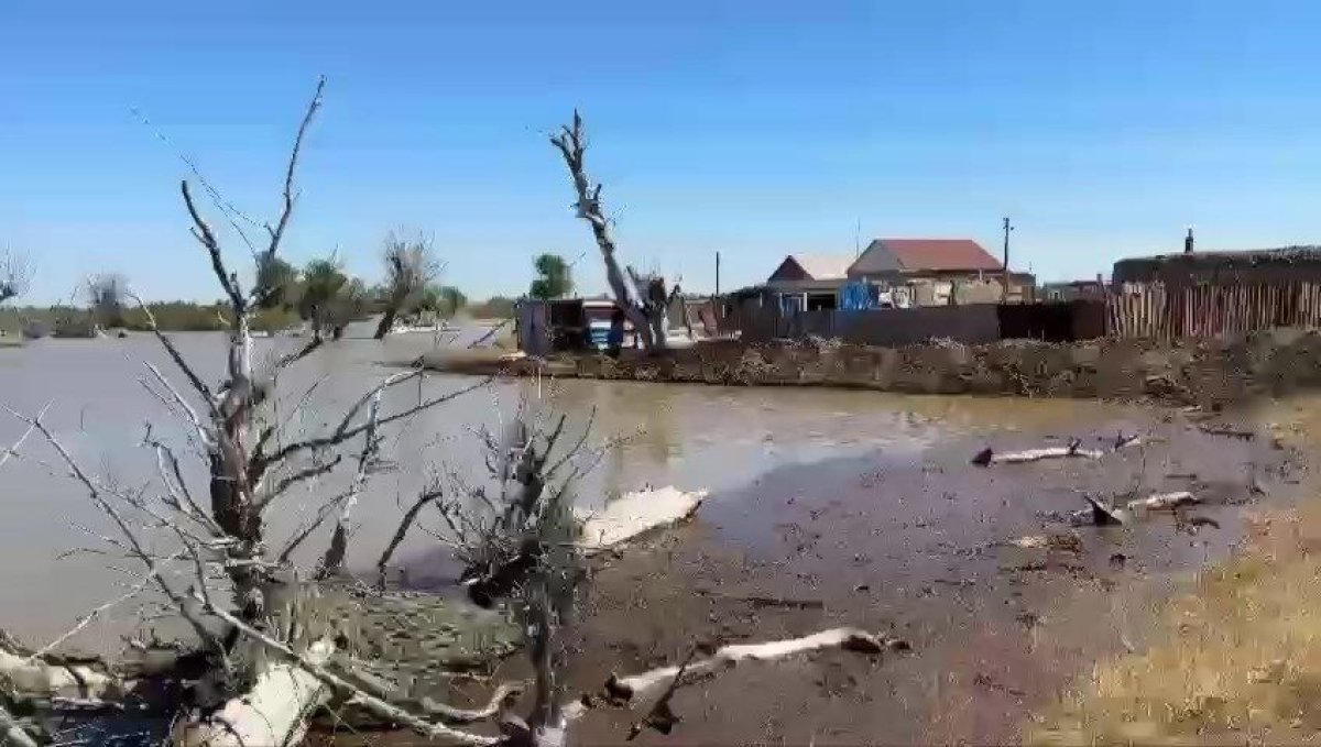 Жителей атырауской зимовки эвакуируют из-за угрозы разлива Урала
