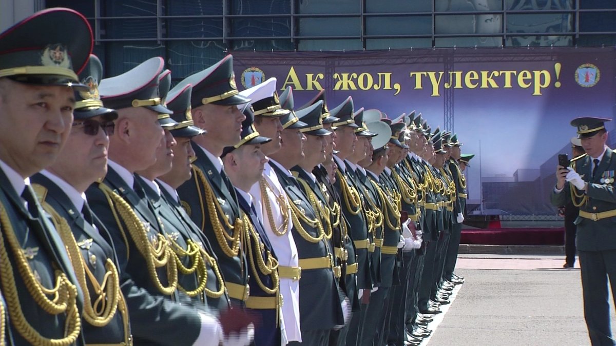 158 офицеров стратегических и тактических звеньев выпустил Национальный университет обороны РК