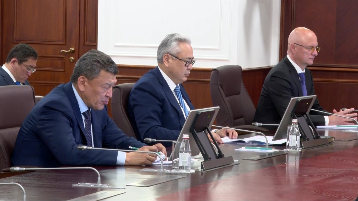 «Су тасқынынан бүлінген үйлердің құрылысы баяу жүріп жатыр», - О. Бектенов