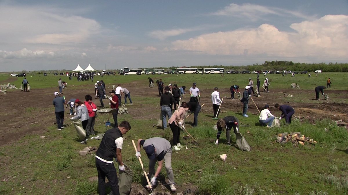 «Таза Қазақстан» акциясы қалай жүріп жатқанын мұқият қадағалап отырамын», - Президент