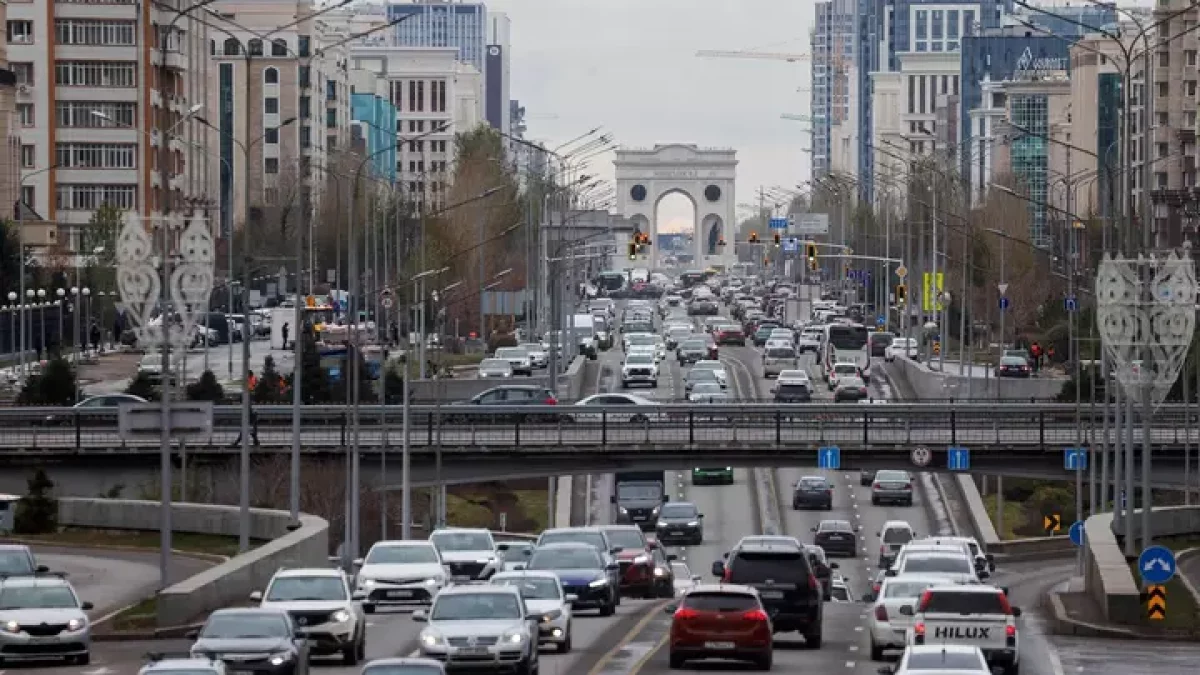 7 балдық кептеліс: жол жөндеу жұмыстарына байланысты Астананың сол жағалауында көлік қозғалысында қиындықтар туды