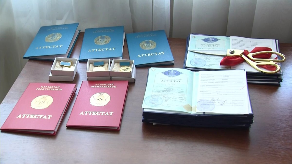 Алматы облысы Түрген ауылындағы А. Жексембеков атындағы мектепті 33 түлек бітірді