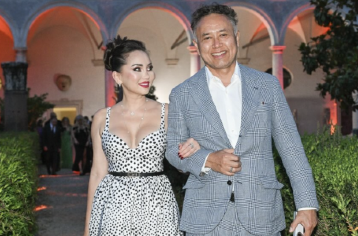 "Фитнес бөлмесі, сауна, мини бассейн". Аша Матай Баян Алагөзованың үйін көрсетті