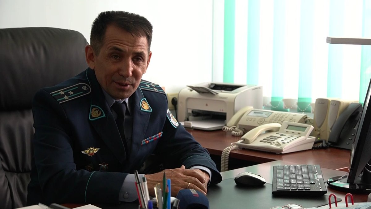 Қарақойшивтер әулетіндегі алты баланың бесеуі - полиция қызметкері