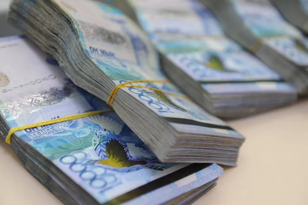 Пәтер жинауға келген ақмолалық әйел зейнеткердің атынан заңсыз несие рәсімдеген