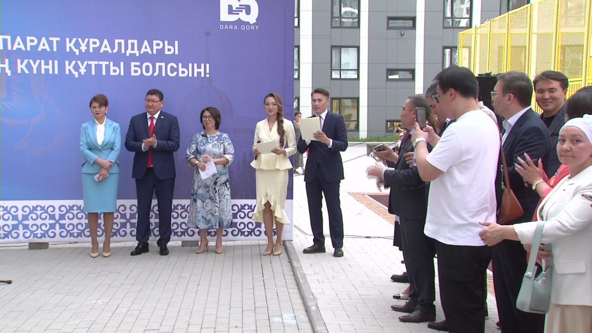 Работникам государственных СМИ подарили квартиры от Президента