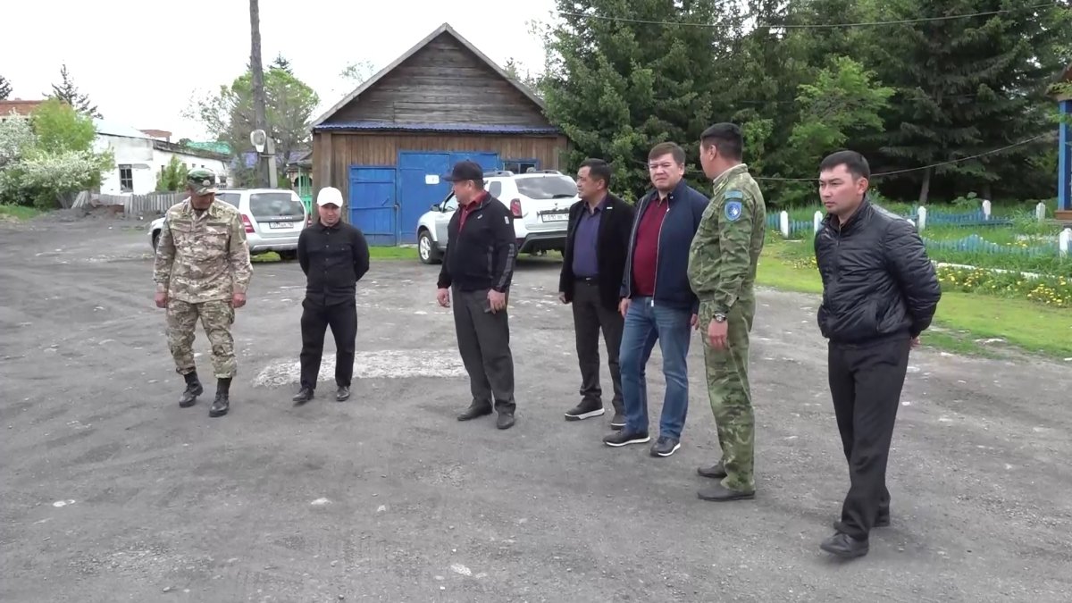 Дефицит кадров и износ техники: члены партии «AMANAT» обсудили оснащение лесных хозяйств в ВКО