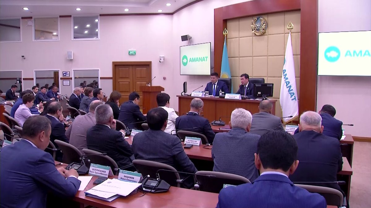 «AMANAT» партиясы фракциясында жаңа Салық кодексінің негізгі бағыттары таныстырылды