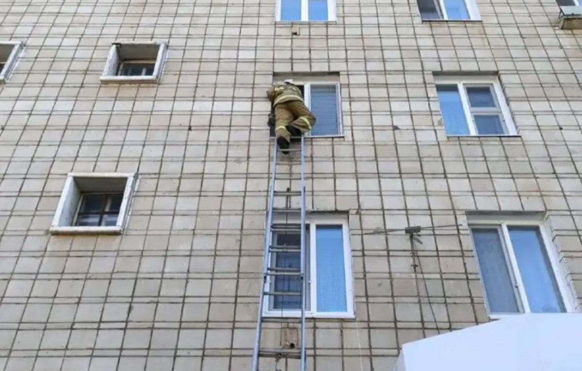 Сексен жастпғы әже үйінде құлап қалды