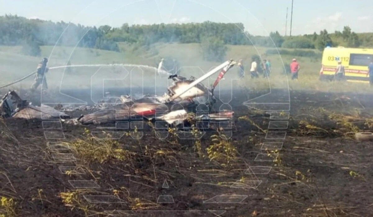 Татарстанда ұшақ құлады: үш адам опат болды