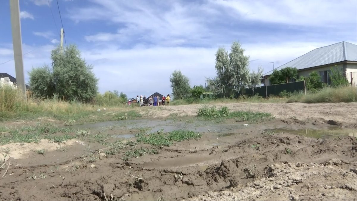 "Жаңбыр жауса, күніміз қараң",-тұрғын