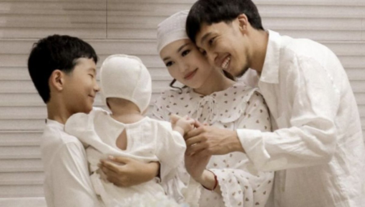 "Жазасын берер". Ерке Есмахан "күйеуі көзіне шөп салып жүр" деген қауесетке жауап берді