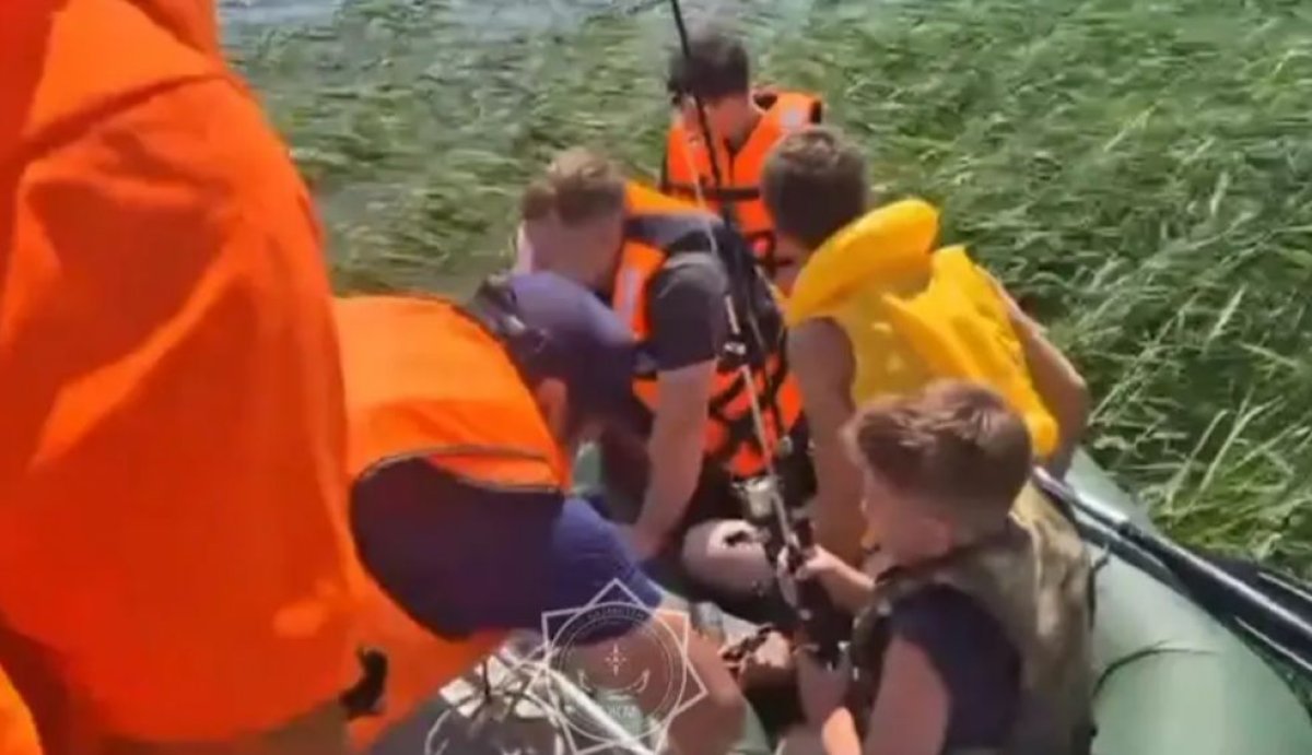 Зеренді көлінде ер адам мен үш бала мінген қайықты жел айдап әкеткен