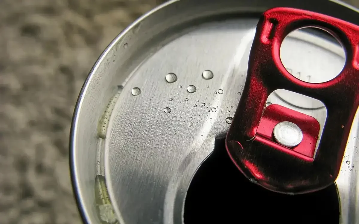 Қырғызстанда тыйым салынған ауғандық сусын Қазақстанда сатылымнан шығарылмайды