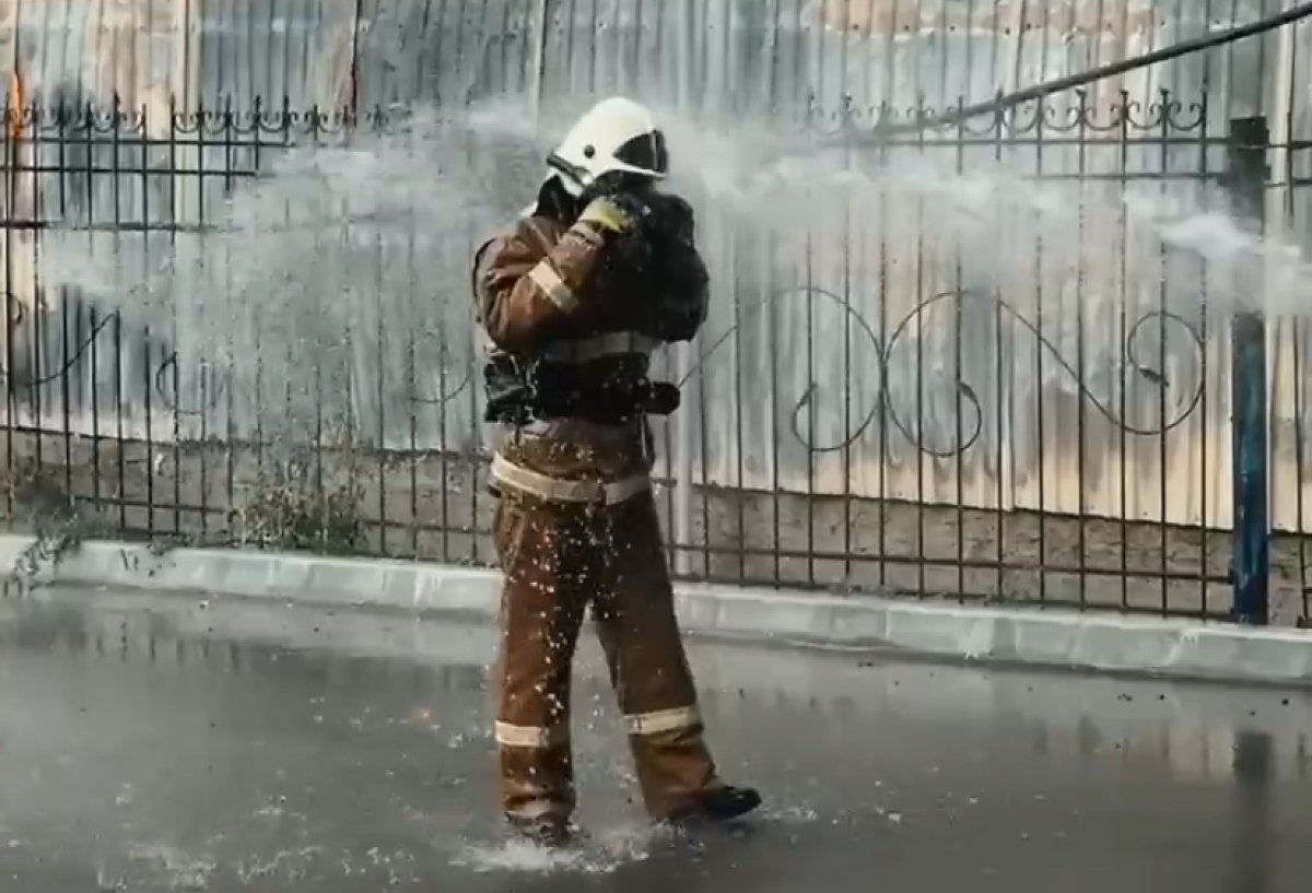 Пожар на рынке Алматы потушен