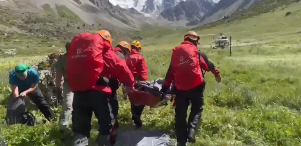 Алматы облысындағы тауда құтқарушылар аяғы сынған туристке көмектесті