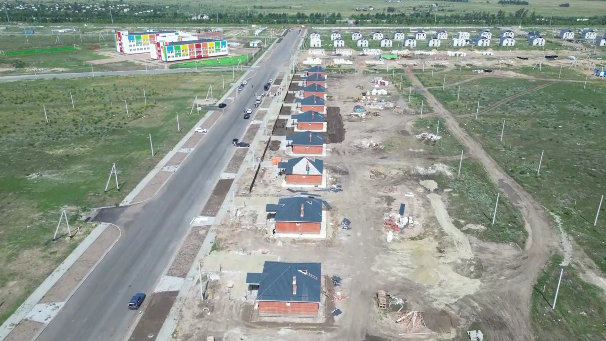 Су тасқынына зардап шеккендерге баспана салу кешіктіріліп жатыр