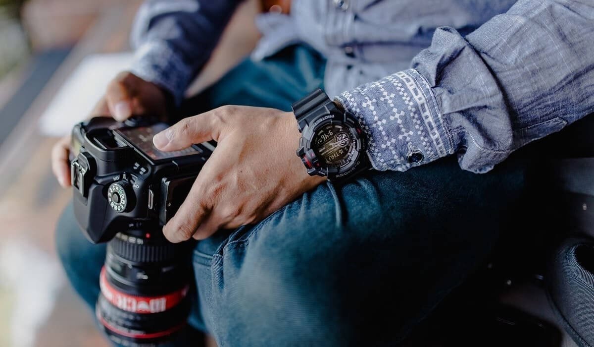 Тұрар Қазанғап өзінің 9 суретін заңсыз пайдаланған сайттан 1,8 млн теңге өндіріп алды