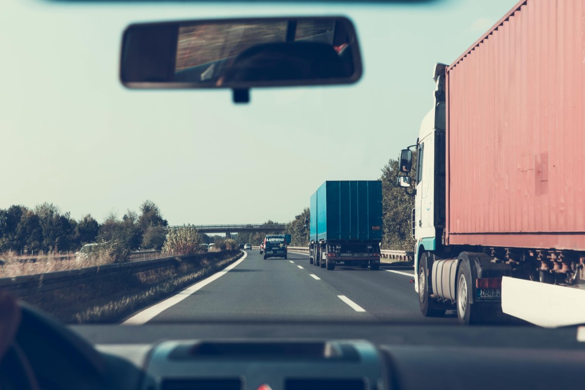 Ущерб в 1,5 млрд тенге: грузовые авто незаконно ставили на учет в Павлодарской области