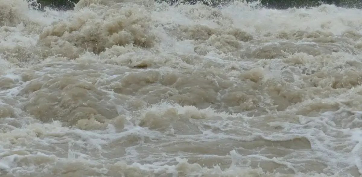 Қытайда көпір опырылып, 11 адам қаза тапты