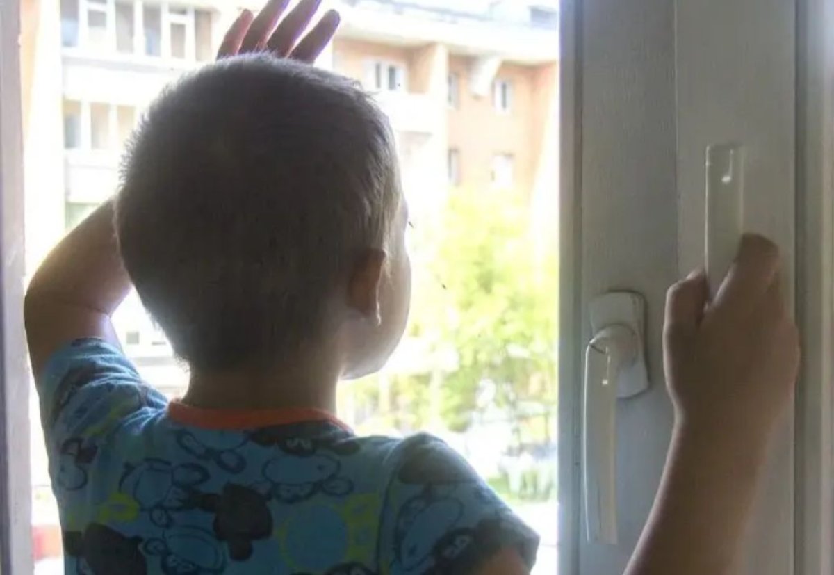 Ақмола облысында төрт жасар бала терезеден құлап кетті