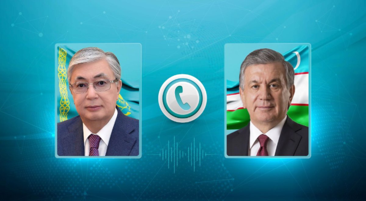 Токаев переговорил с Мирзиёевым по телефону