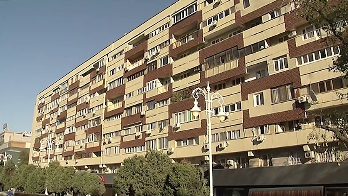 Алматыда тұрғын үйдің кіреберісінде туысқанын өлтірген әйел ұсталды