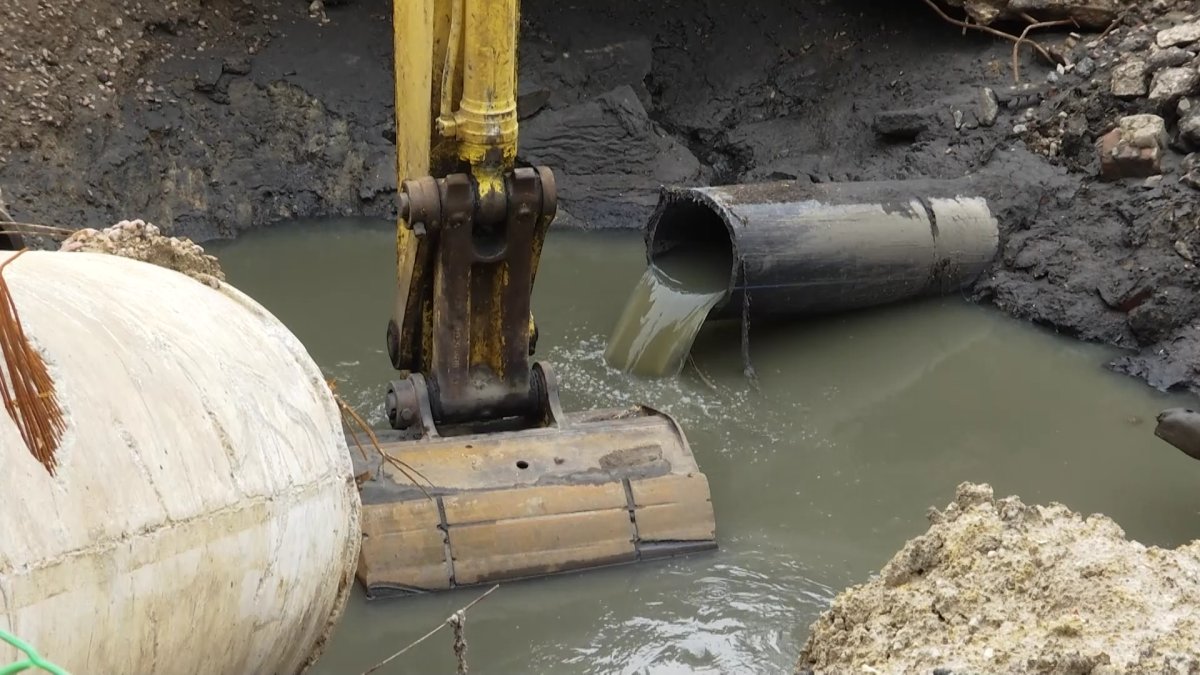 На затопленные подвалы и отсутствие света после дождя пожаловались жители Петропавловска