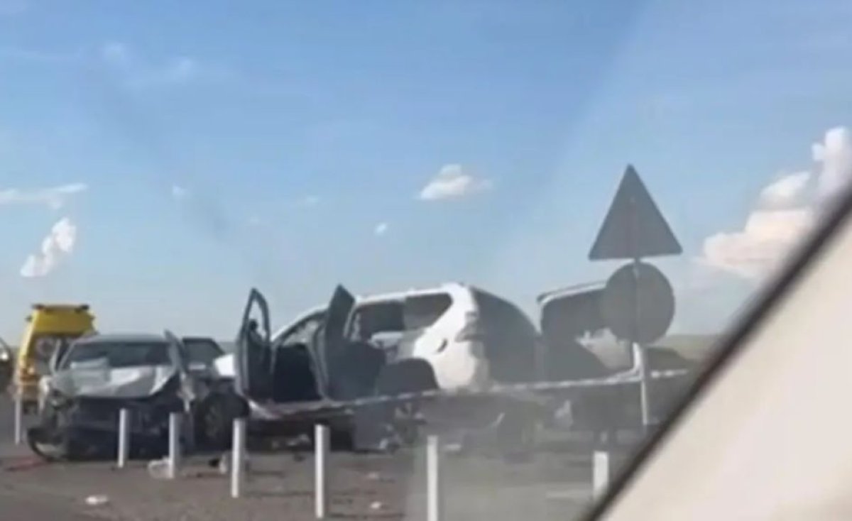 Қарағанды ​​облысында үш көлік соқтығысып, екі адам қаза болды