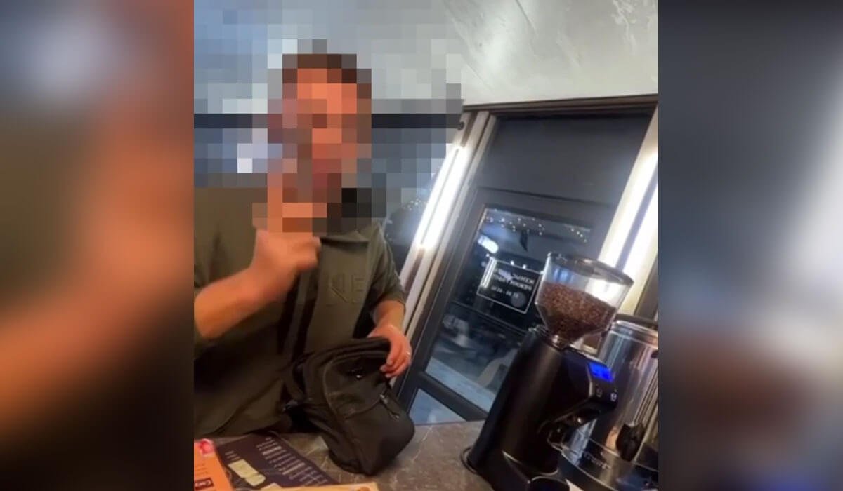 Семейлік жігіт 102 арнасының операторын түк қоймай боқтаған