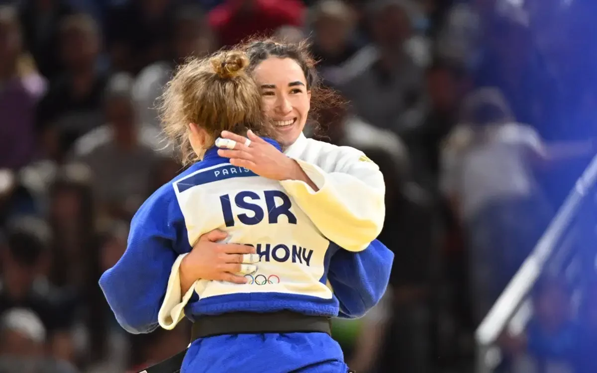 Әбиба Әбужақынова алғашқы белдесуінде қарсыласынан басым түсті