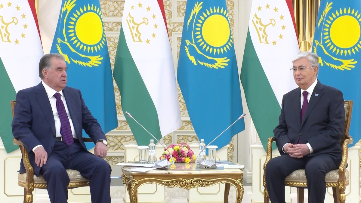 Қасым-Жомарт Тоқаев Тәжікстан Президенті Эмомали Рахмонмен кездесті