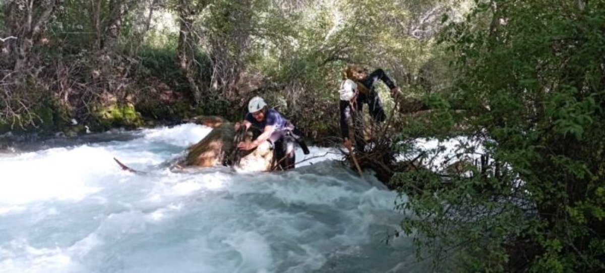 Девушка упала в горную реку во время селфи в Туркестанской области
