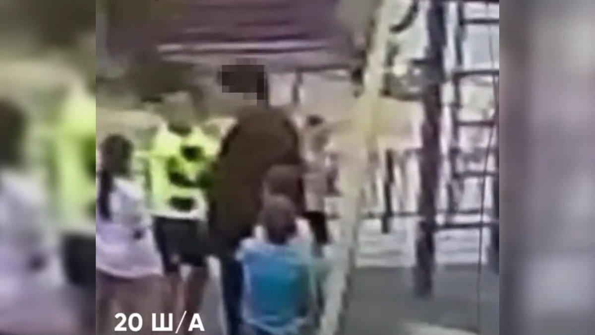 Уголовное дело возбудили в отношении женщины, ударившую ребенка на детской площадке в Актау