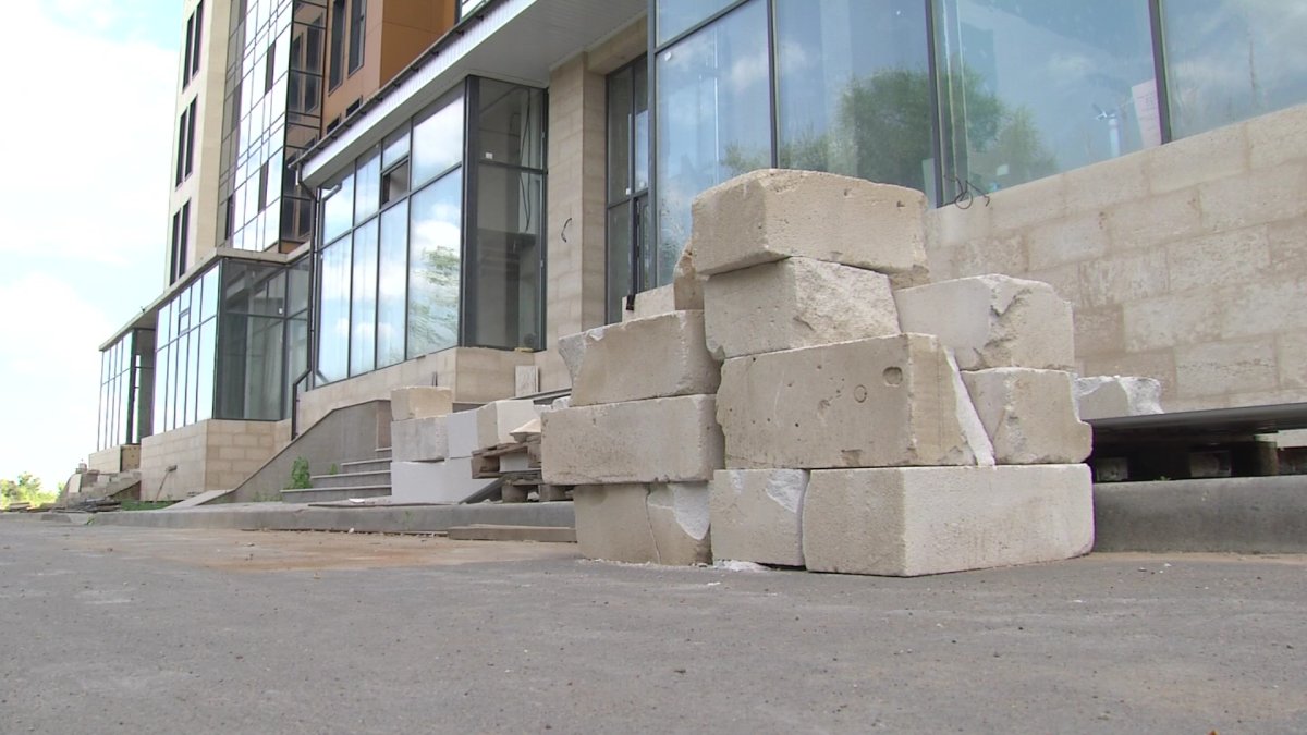 Борьба с ветреным застройщиком: как решают проблему дольщиков ЖК «Family Рark» в Астане?