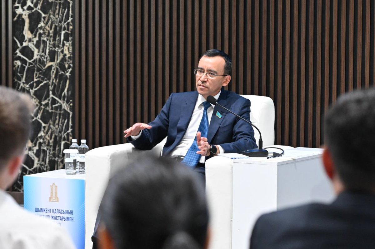 "Тревожный сигнал": Маулен Ашимбаев о буллинге и суицидах