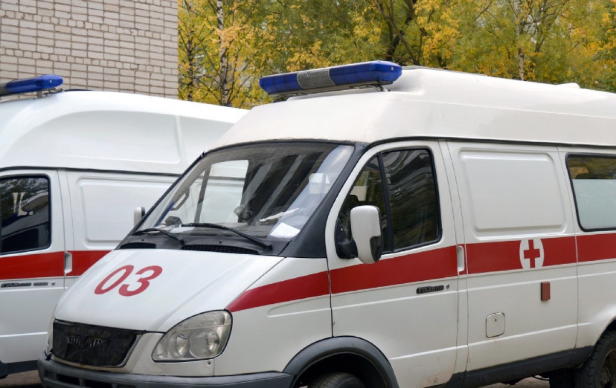 Мужчина с пробитой головой сбежал с больницы из-за работы