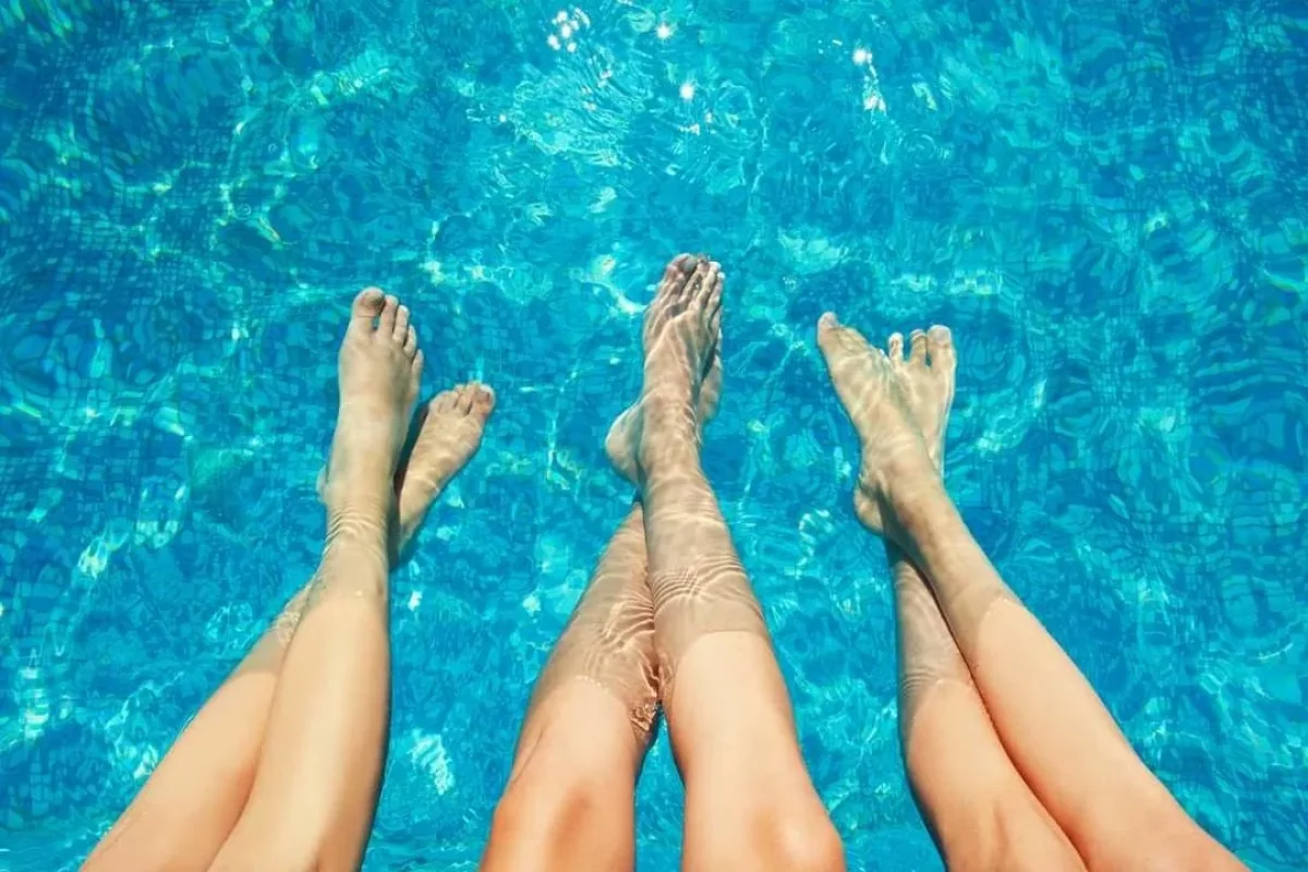 Астанчанка пришла в бассейн без резиновых тапочек и отсудила более одного миллиона тенге